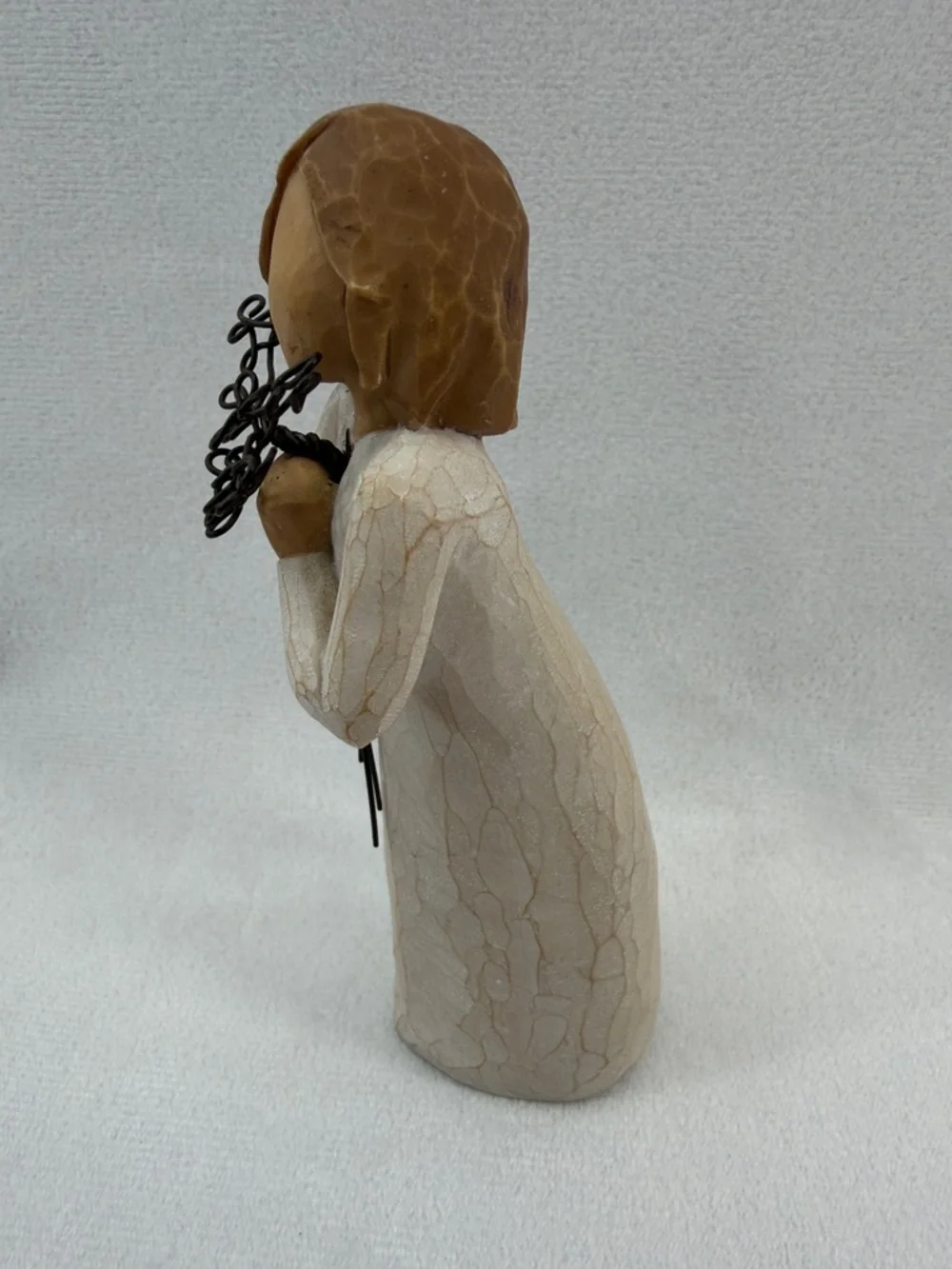 Willow Tree Friendship Holding Metal Flowers 2004 Figurine - Picture 4 of 5